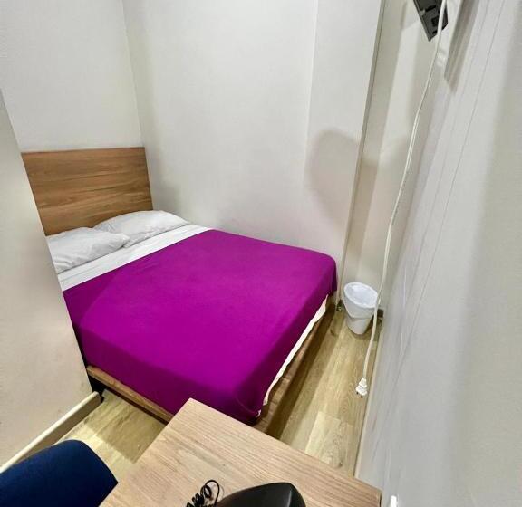 スタンダードルーム, Hostal Lumar