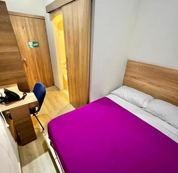 スタンダードルーム, Hostal Lumar