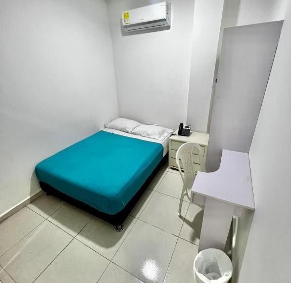 スタンダードルーム, Hostal Lumar