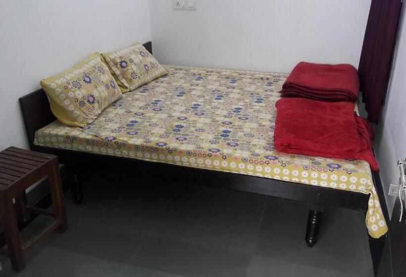 غرفة قياسية حمام مشترك, Nandini Paying Guest House