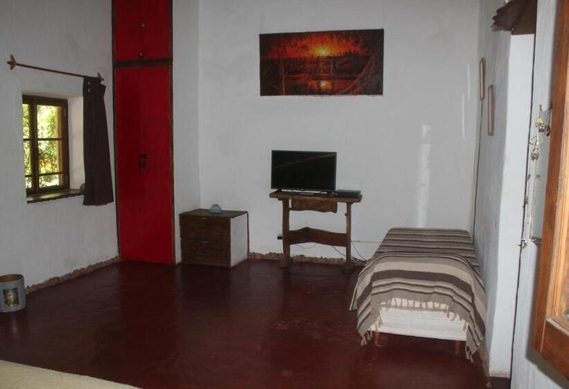 غرفة قياسية ثلاثية, La Casa De Wanda