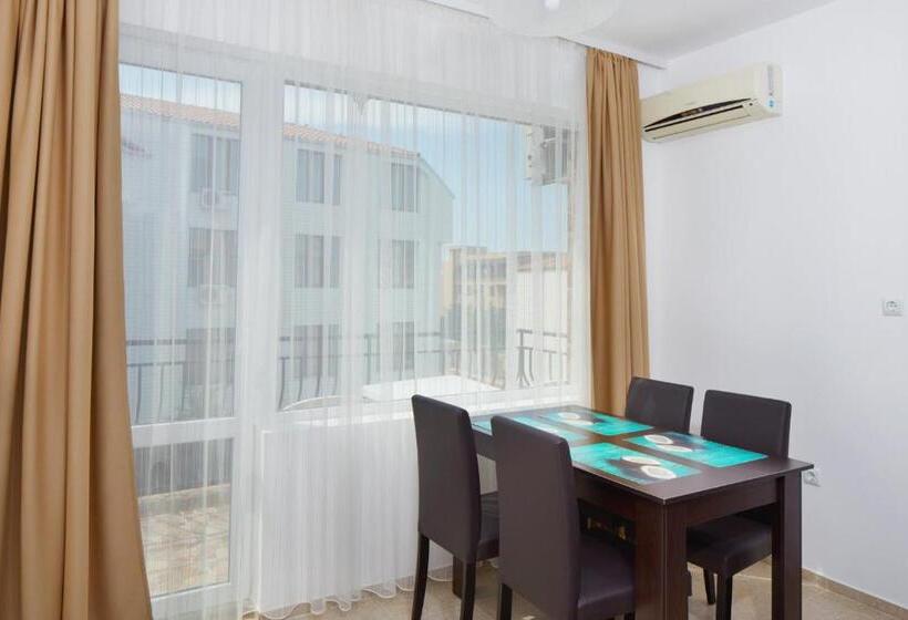 침실 1개 아파트, Complex Moskoyani