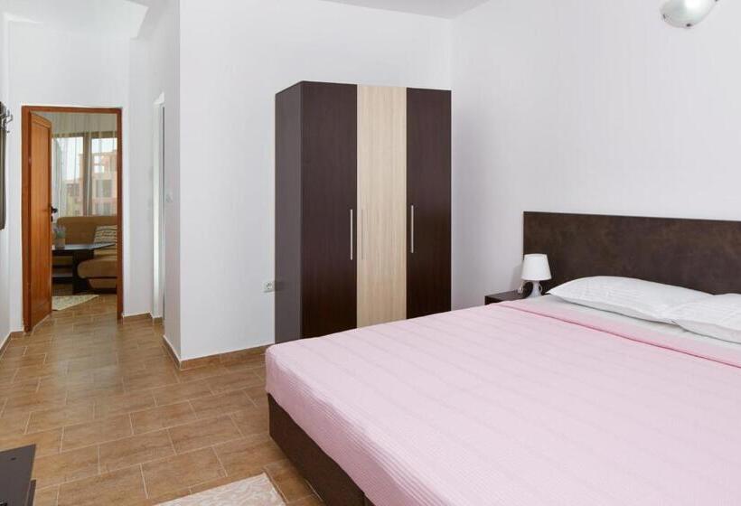 침실 1개 아파트, Complex Moskoyani