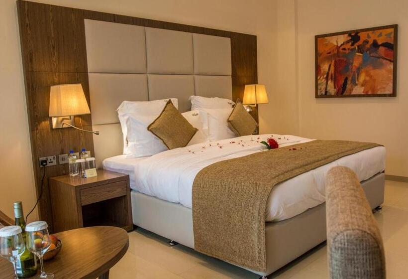 اتاق اکونومی, Pyramid Continental