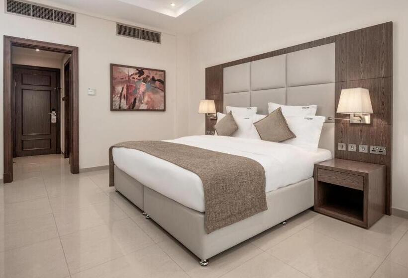 اتاق اکونومی, Pyramid Continental