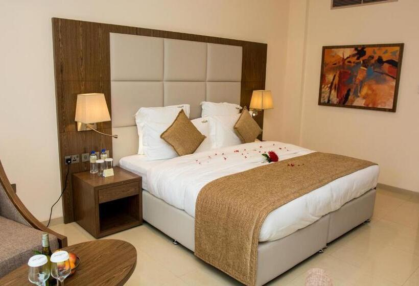 اتاق سوپریور, Pyramid Continental