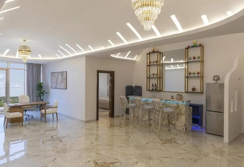 مجموعه ویستا شهر, Pyramid Continental