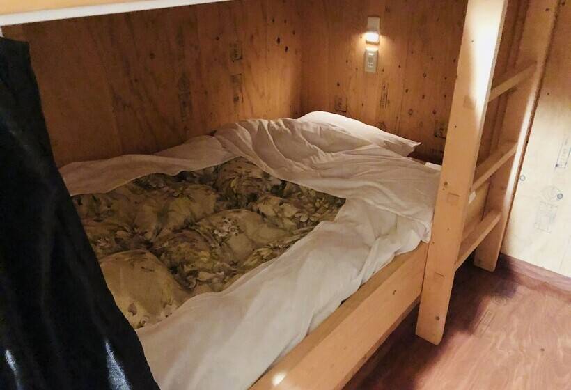 מיטה בחדר משותף, Guesthouse Otaru Wanokaze