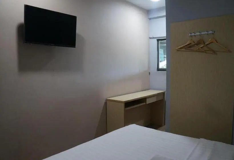 キングサイズベッドのデラックスルーム, Unikarya Lodge