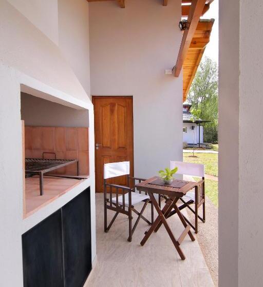 شقة غرفة واحدة, Altos Del Rio