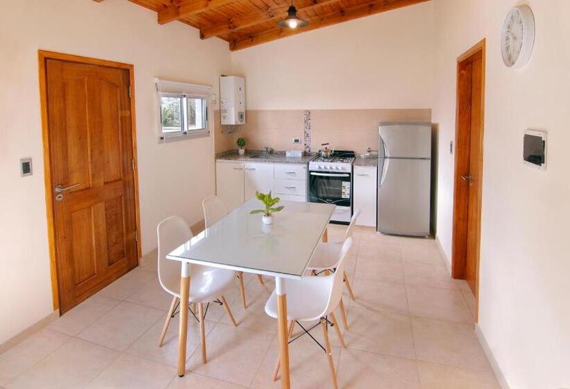 شقة غرفة واحدة, Altos Del Rio