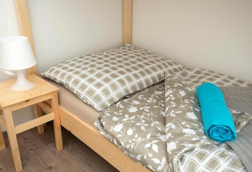 اتاق پایه با سرویس بهداشتی مشترک, Vila Lipa