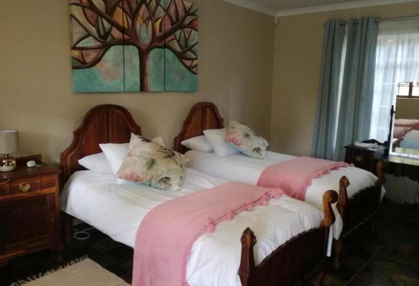 غرفة قياسية مزوَّدة بشُرفة, Cadle House