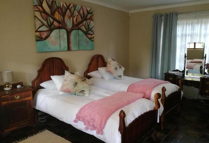 غرفة قياسية مزوَّدة بشُرفة, Cadle House