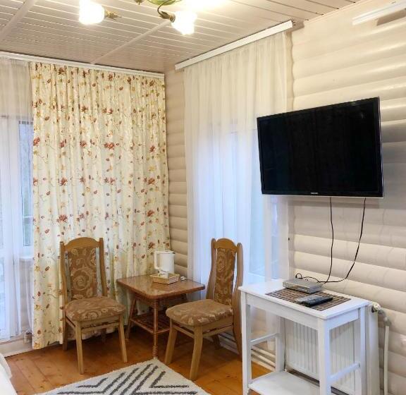 اتاق استاندارد, Karpatska Mria