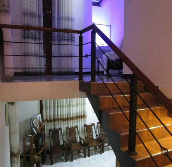 디럭스 룸, Maneesha Guest House