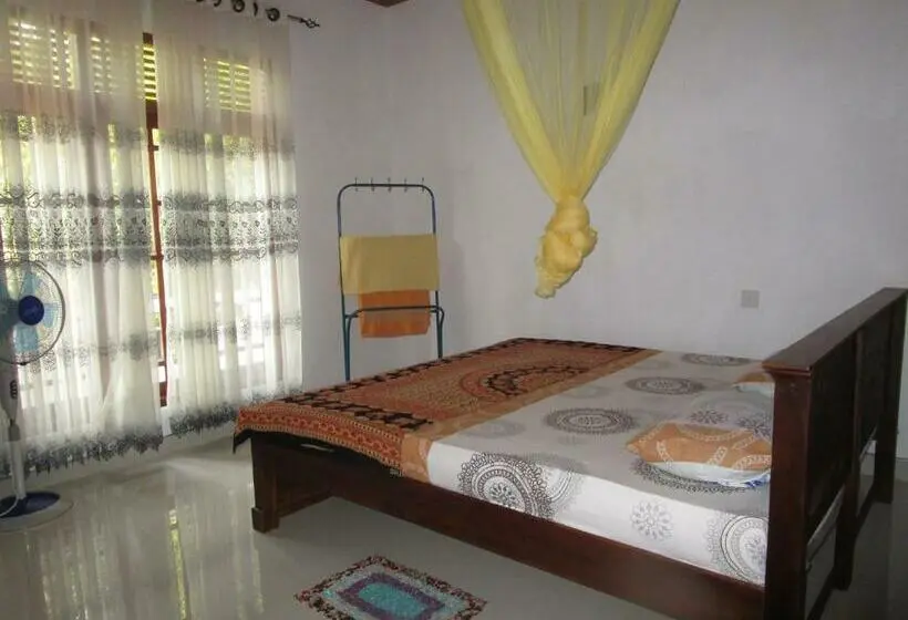 اتاق لوکس, Maneesha Guest House