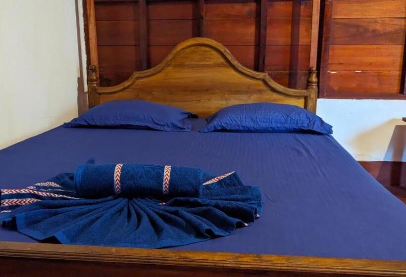 Хижина, Canoe Beach Resort Tangalle