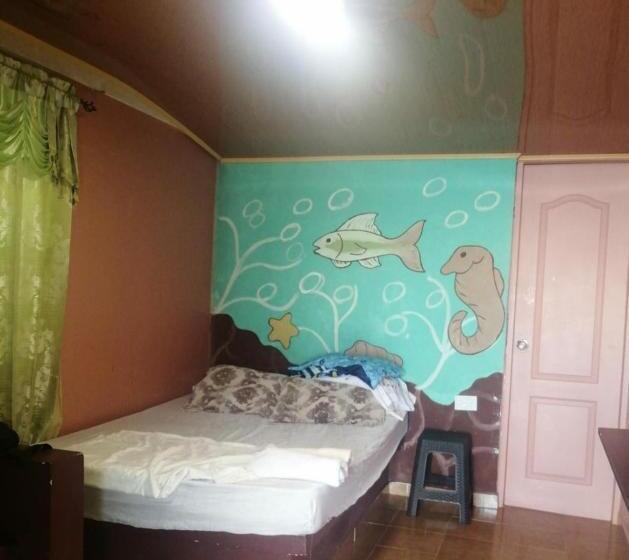 标准间, Ofiuras Hostal