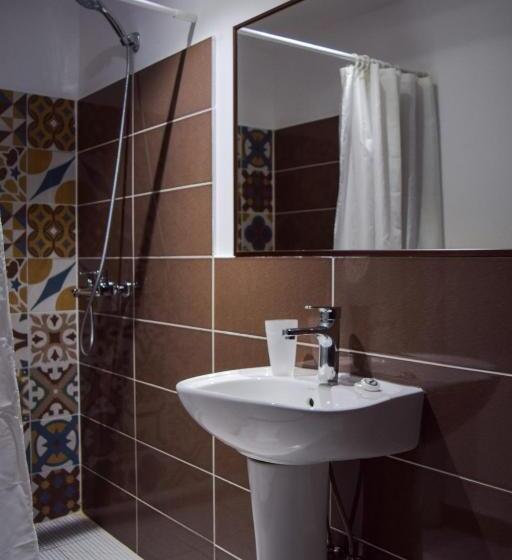 غرفة ديلوكس, Sokaku I Te Marreve Guesthouse