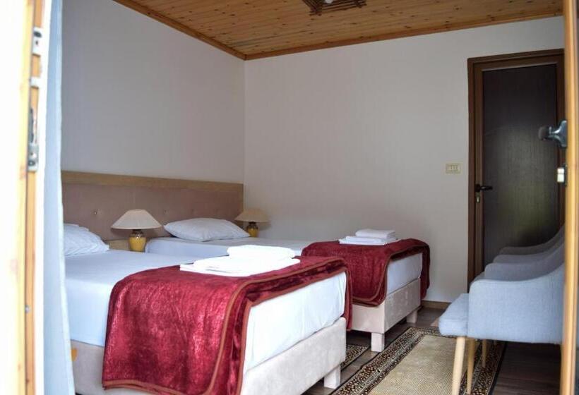 デラックスルーム, Sokaku I Te Marreve Guesthouse