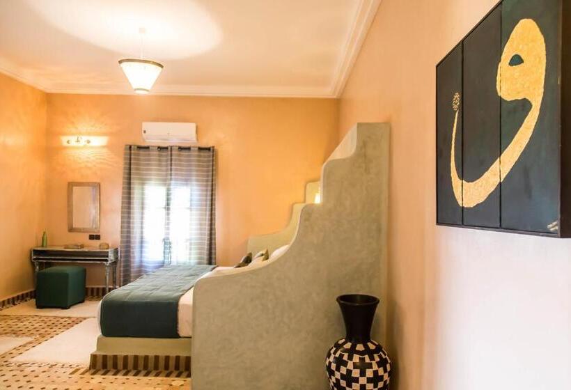 اتاق سوپریور, Riad Azawad