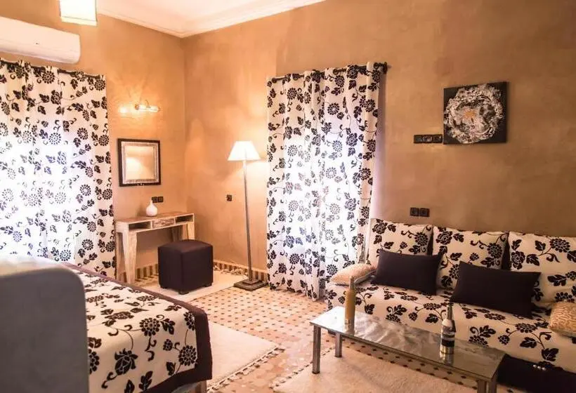 スーペリアールーム, Riad Azawad