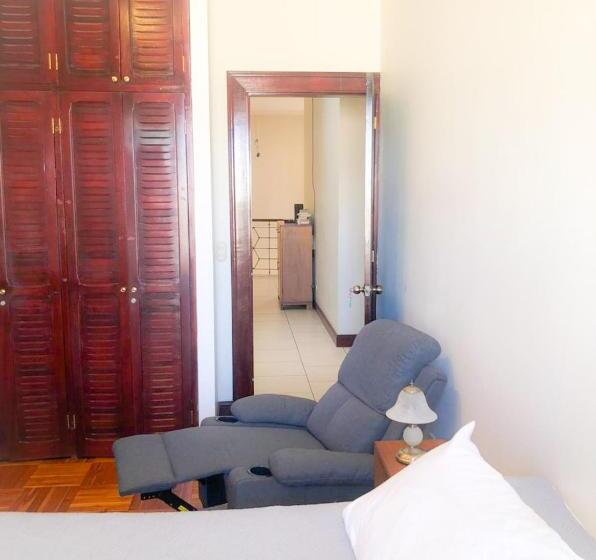 디럭스 룸, Ester`s Place