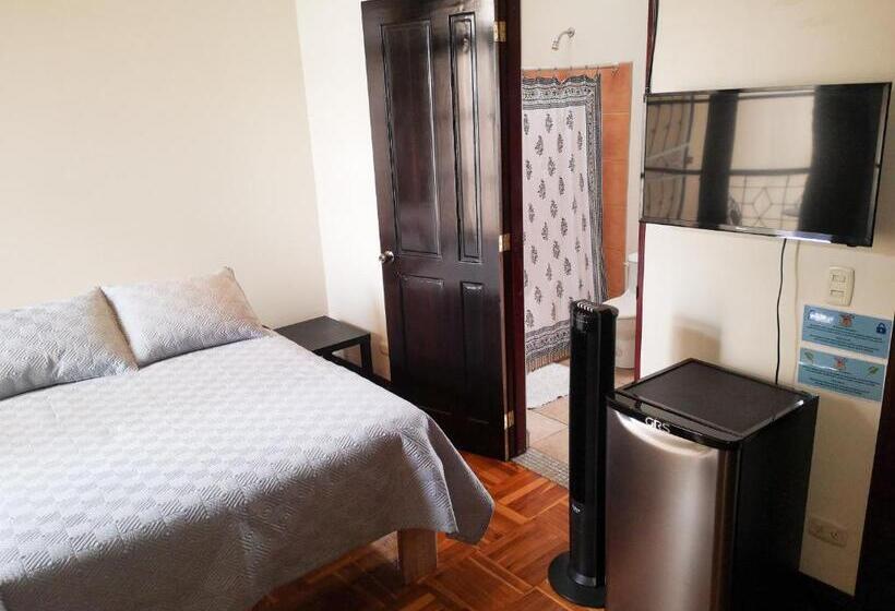 발코니가 있는 4인용 스탠다드 룸, Ester`s Place