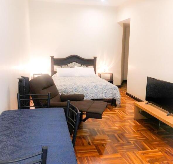 발코니가 있는 4인용 스탠다드 룸, Ester`s Place