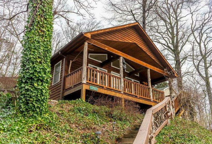 Family Suite, The Chimney Rock Inn & Cottages