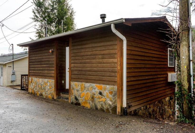 スタンダードルーム, The Chimney Rock Inn & Cottages