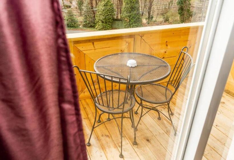 スタンダードルーム, The Chimney Rock Inn & Cottages