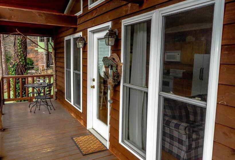 Family Suite, The Chimney Rock Inn & Cottages
