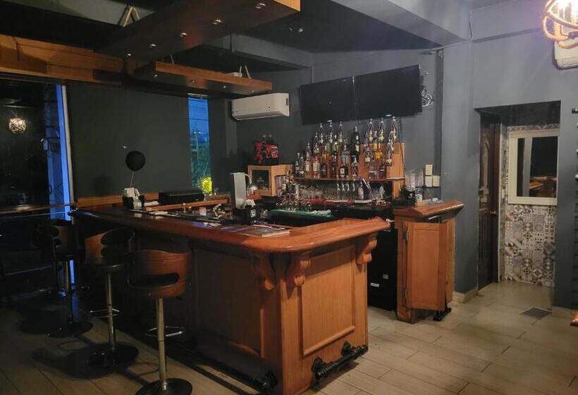 استودیوی استاندارد, Plaza Marcel Suites