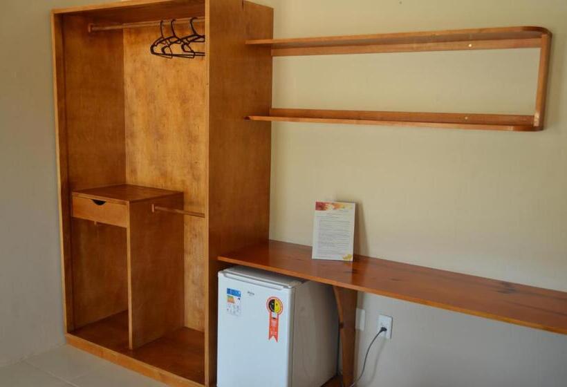 חדר סטנדרט לשלושה עם נוף לבריכה, Pousada Vila Mariana