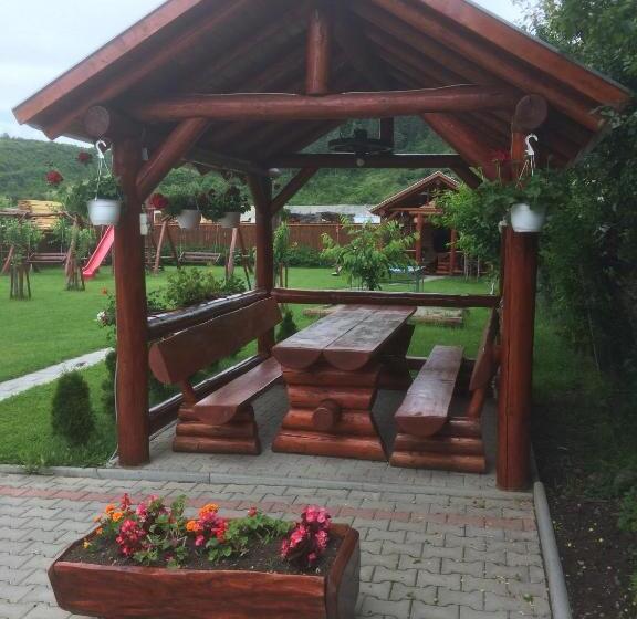 استودیو استاندارد با بالکن, Kelemen Vendégház 2