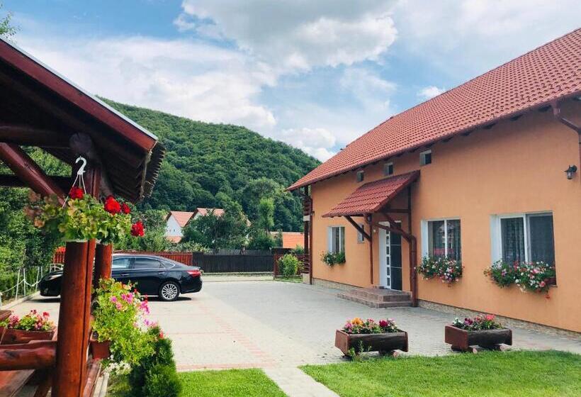 استودیو استاندارد با بالکن, Kelemen Vendégház 2