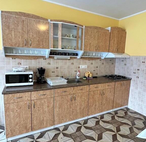 ویلای یک اتاق خوابه با استخر شنا, Kelemen Vendégház 2