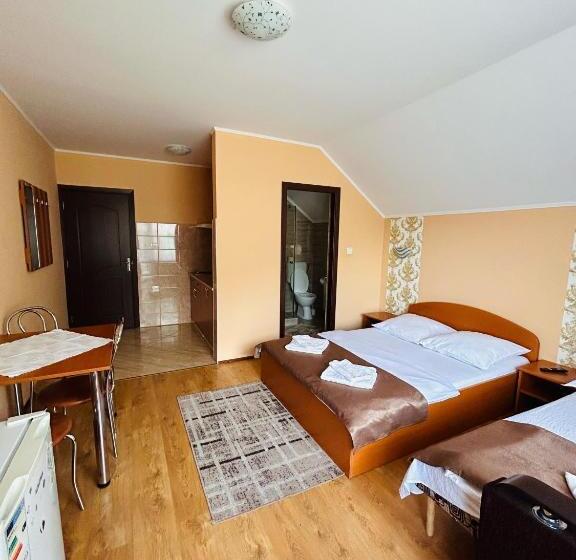 ویلای یک اتاق خوابه با استخر شنا, Kelemen Vendégház 2