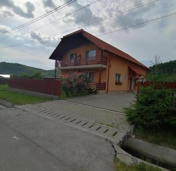 استودیو استاندارد با بالکن, Kelemen Vendégház 2