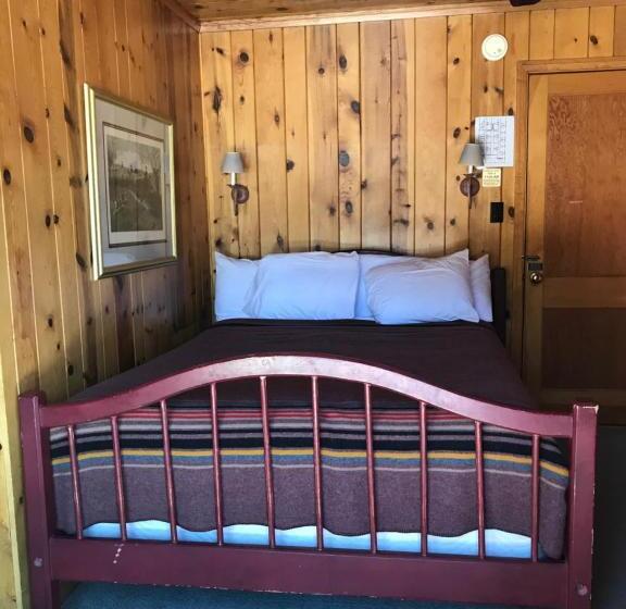 Номер Стандарт с Балконом, The Lodge At Red River