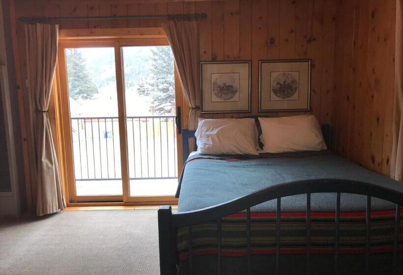 غرفة قياسية مزوَّدة بشُرفة, The Lodge At Red River