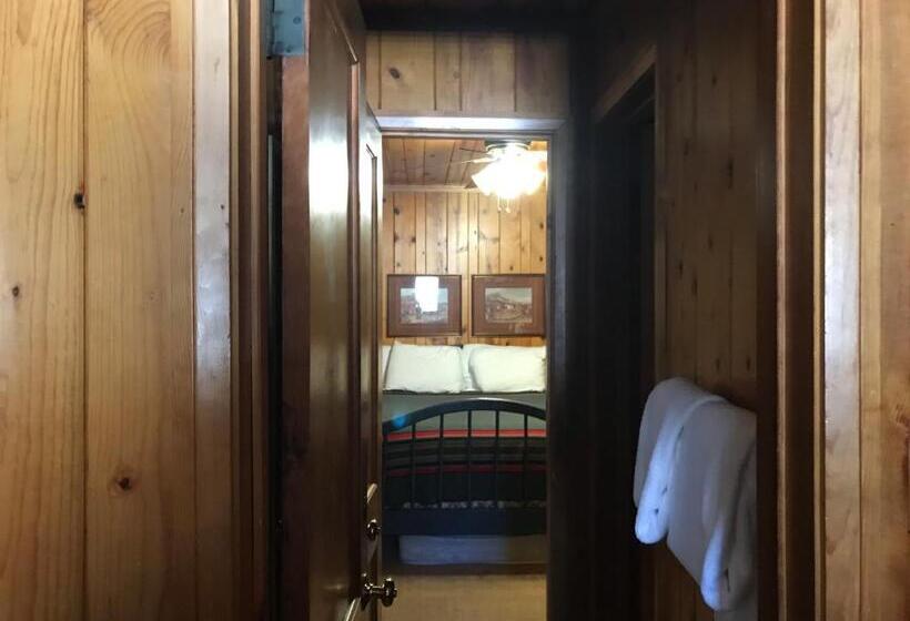 غرفة عائلية حمام مشترك, The Lodge At Red River