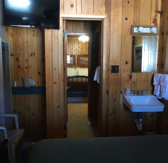 غرفة عائلية حمام مشترك, The Lodge At Red River