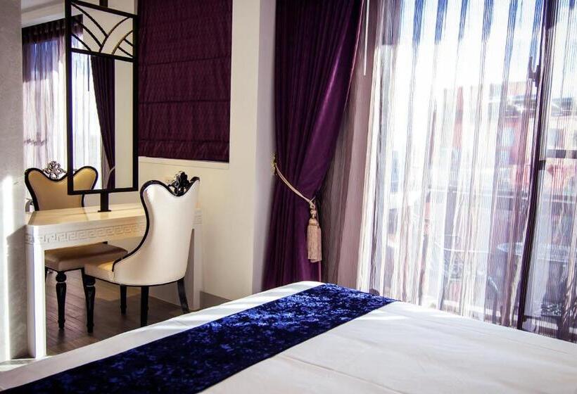 اتاق پریمیوم چهارنفره, Siangge Chuanfan Rock Resort