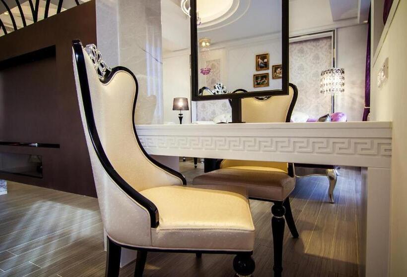 اتاق پریمیوم چهارنفره, Siangge Chuanfan Rock Resort