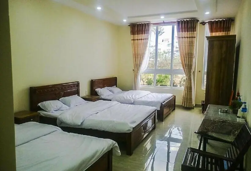 اتاق خانوادگی, Atp Guesthouse