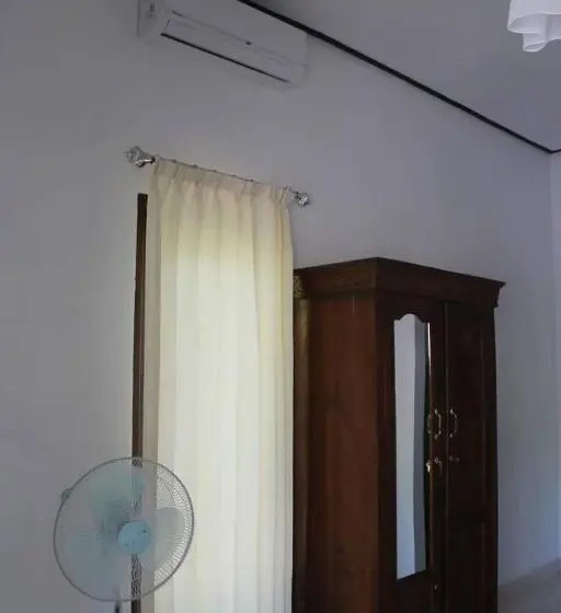 اتاق استاندارد با تراس, Taman Sandat