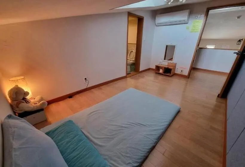 اتاق استاندارد یک نفره, Tongyeong One Guesthouse